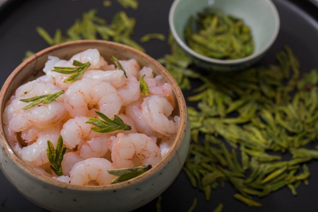 Stir-fried Shrimps with Longjing Tea Leaves