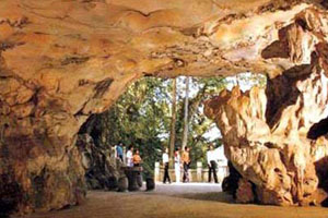 Yangming Cave