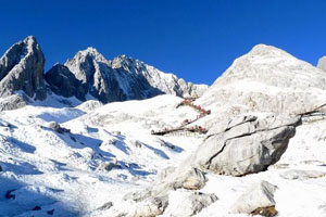 Jade Dragon Snow Mountain (Yulong Xue Shan )