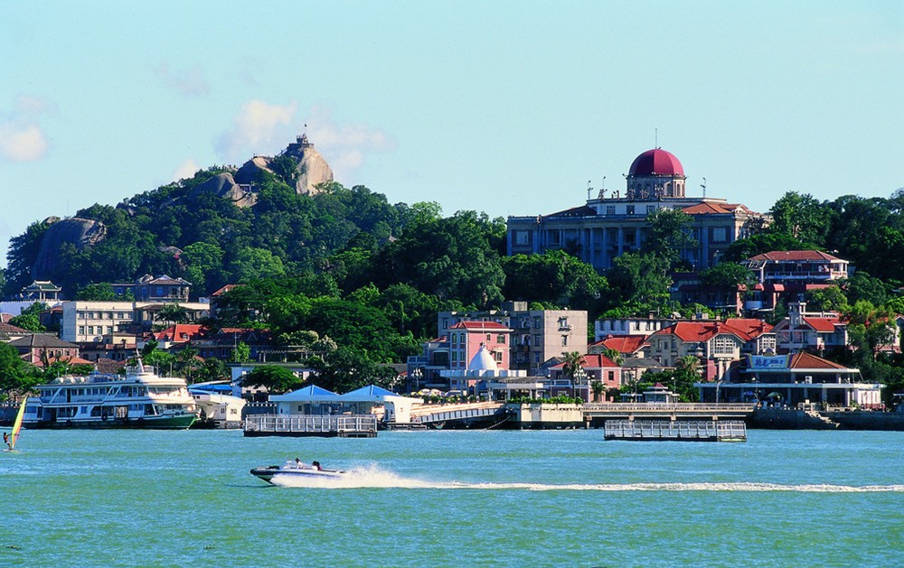 Island of Blown Waves (Gulangyu Island)